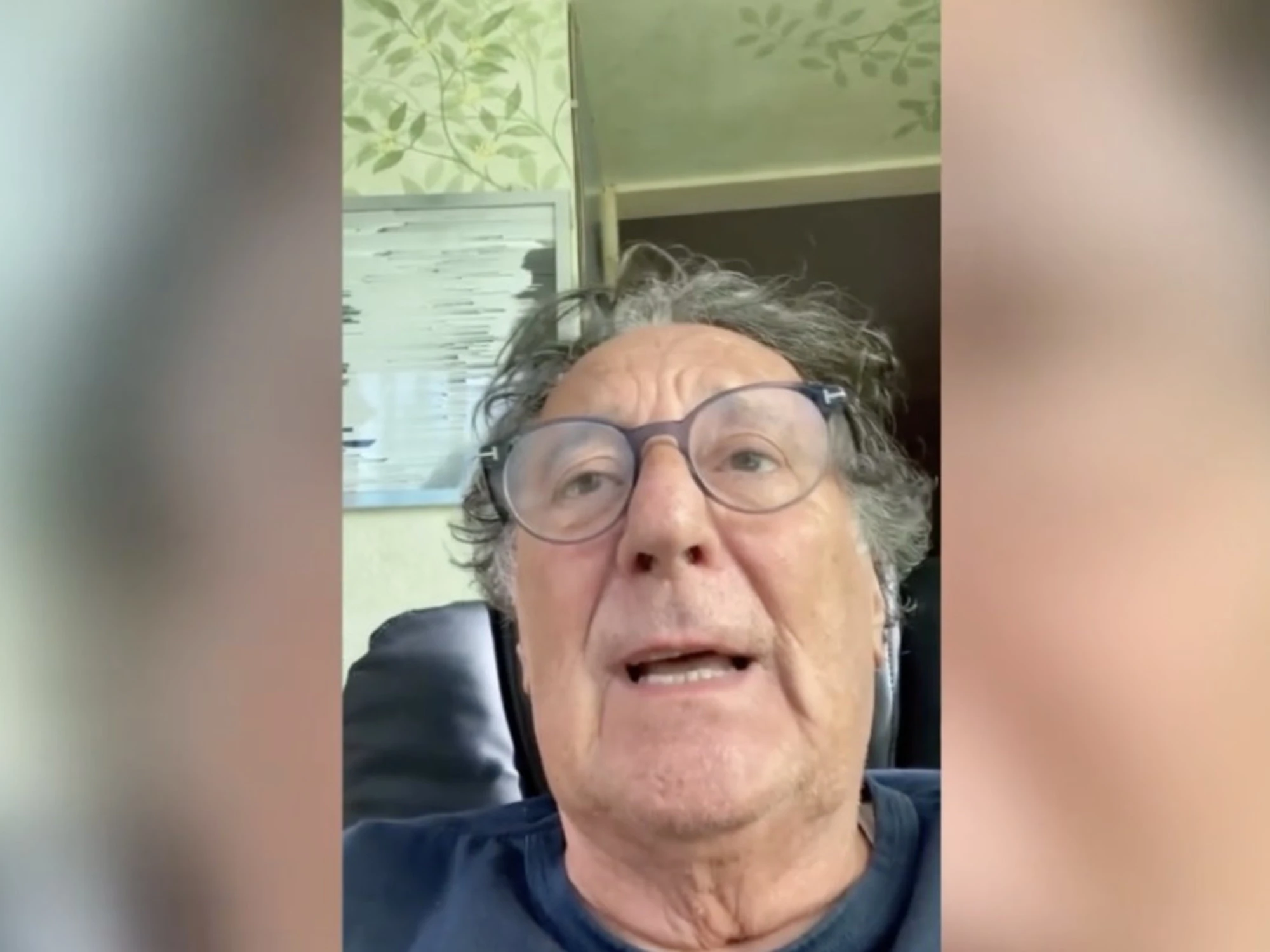 Enzo Iacchetti minacciato di morte: "A che ora ti ammazzo"