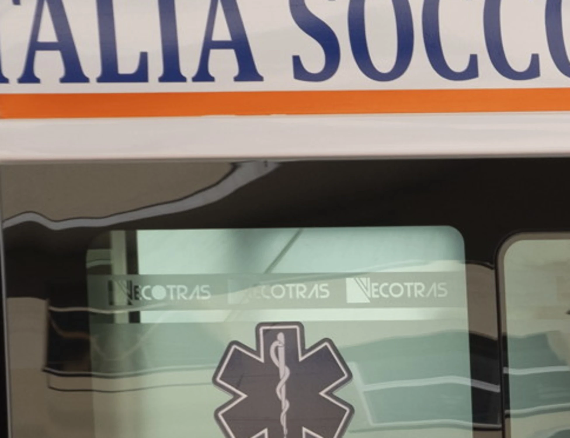 Ardea, auto travolge due pedoni: un morto. Il dettaglio sconvolgente