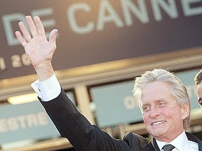 Cannes, lacrime sulla Croisette per Douglas in concorso con Soderbergh