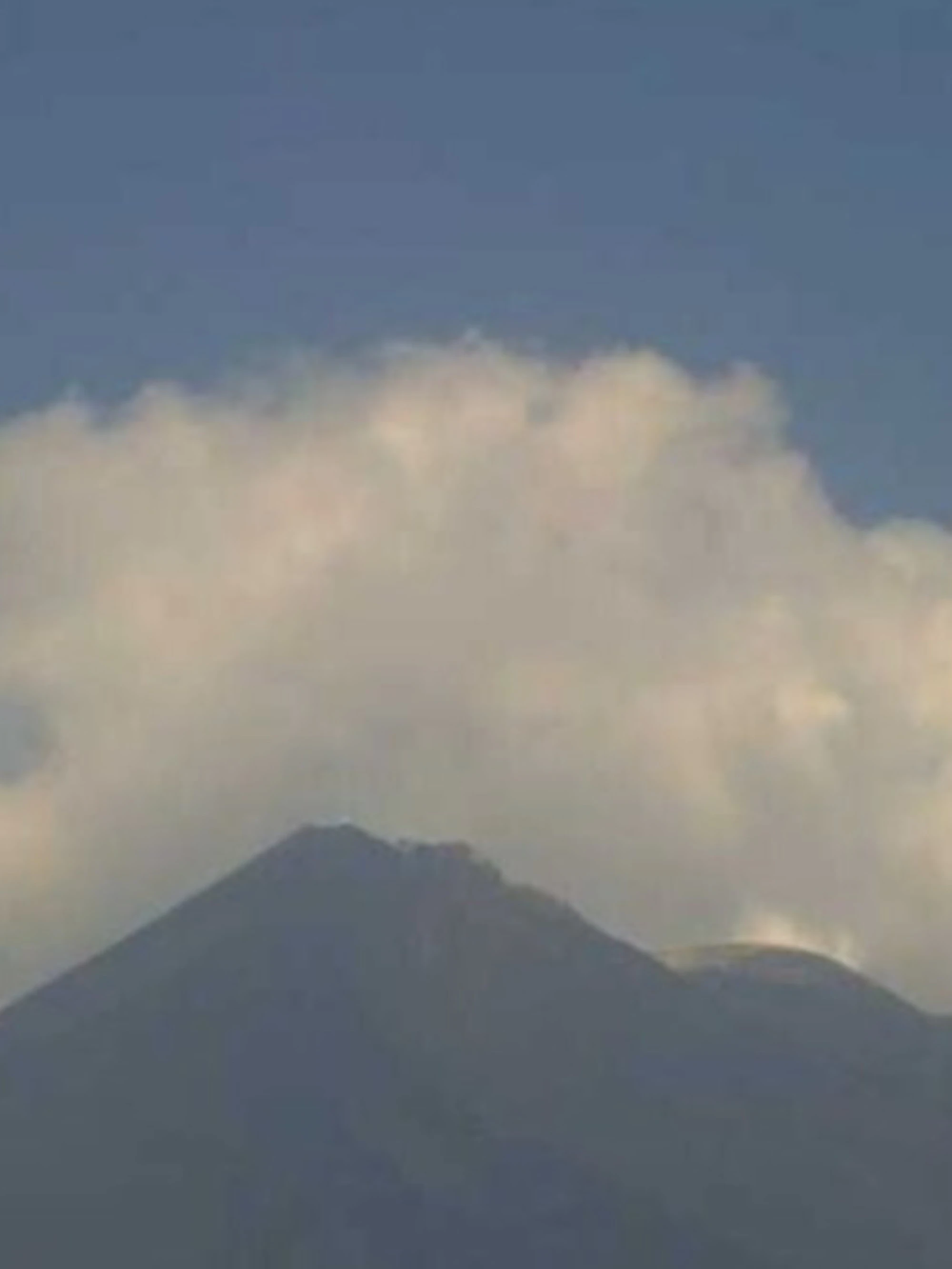 Etna, nuova bocca effusiva e colata lavica: allerta per gli aerei