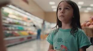 Spot Esselunga, Socci zittisce la sinistra: "La verità su quel video"