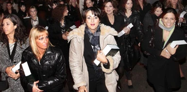 Gheddafi invita a cena 200 ragazze