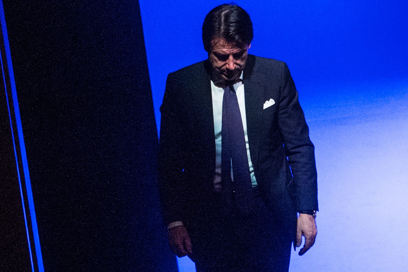 Giuseppe Conte, avviso di sfratto da Giancarlo Giorgetti. La frase rubata mentre va in scena il CdM