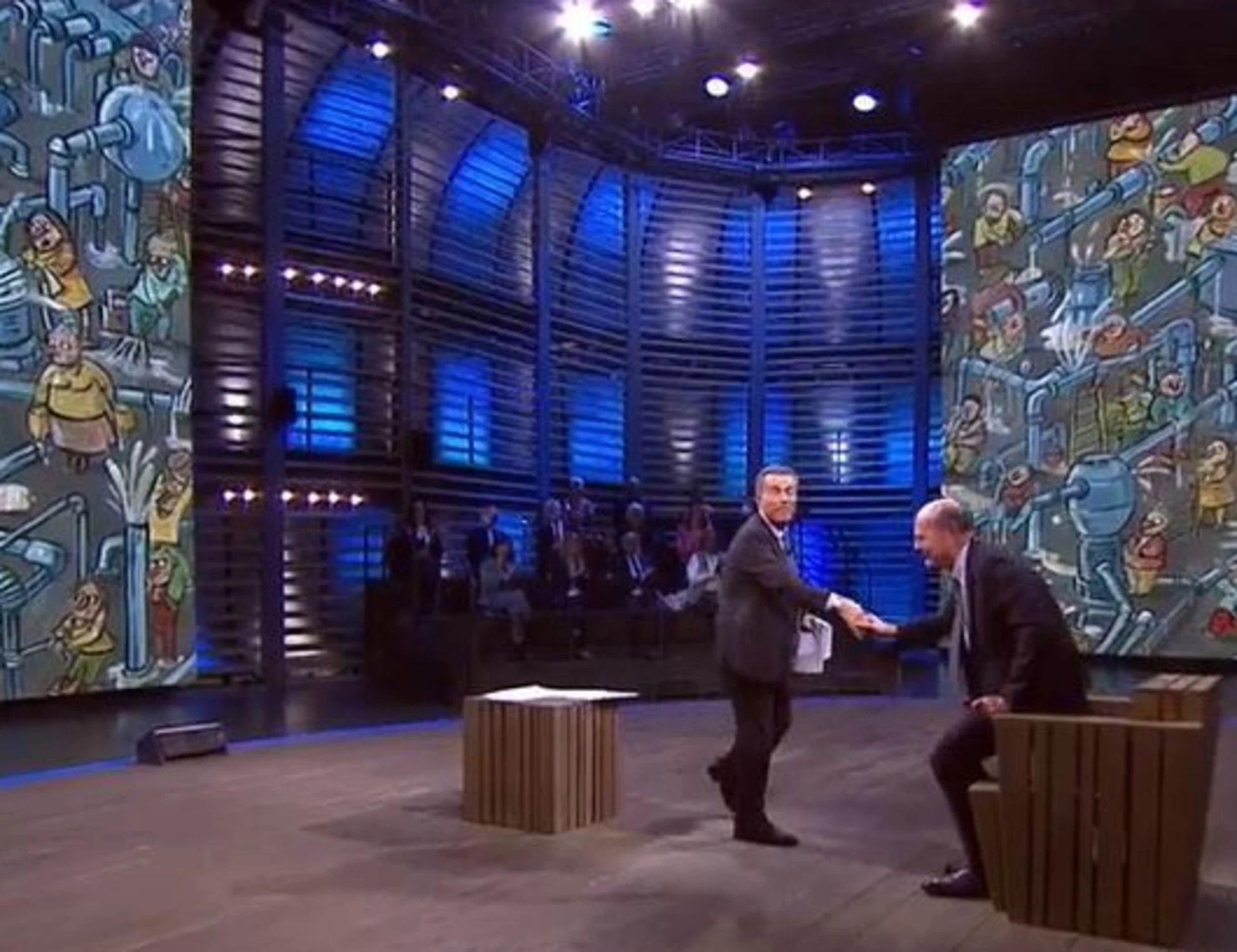 DiMartedì, "Metteteci Floris": Bersani, la legnata a Elly in tv