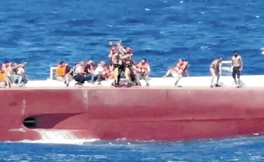 Cipro, il boato, poi il naufragio: la vergogna del comandate, arrestato