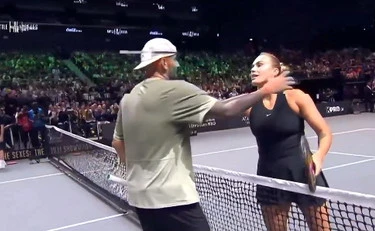 Nick Kyrgios, Aryna Sabalenka lo umilia così: "Si è irrigidito parecchio..."