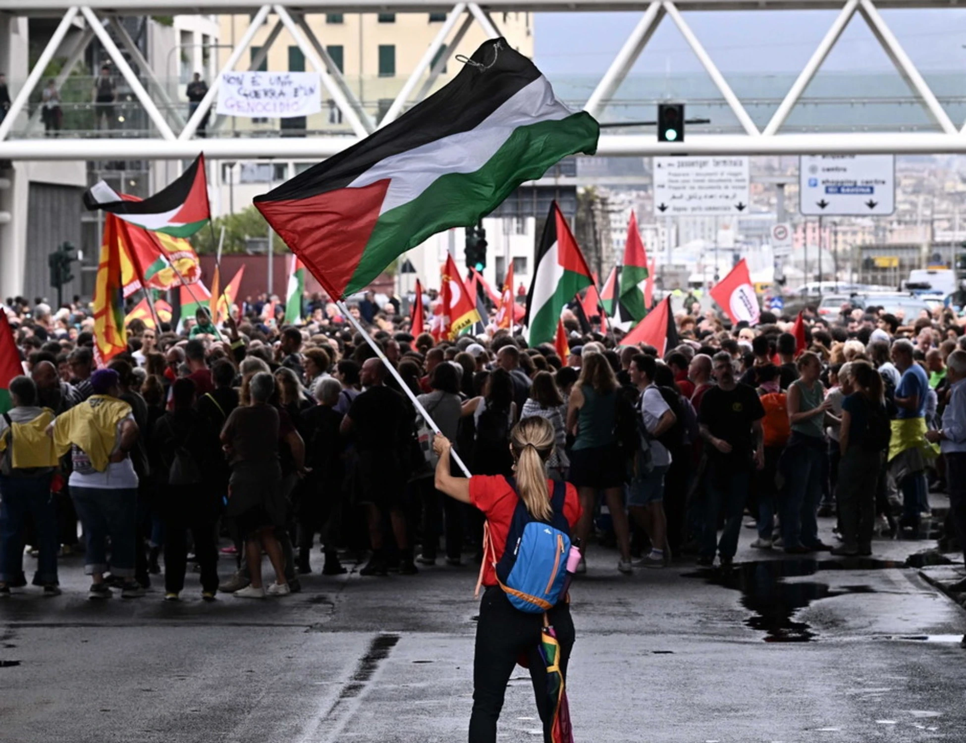 Sciopero per Gaza, "blocchiamo tutto". A Firenze chiuso il casello dell'A1