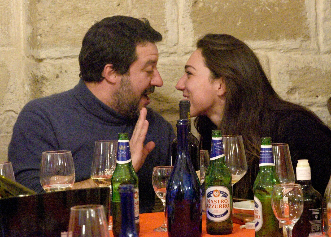 Matteo Salvini, ladri nella villa della figlia di Verdini: lo sfregio alla foto del fidanzato di Francesca