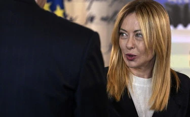 Giorgia Meloni, retroscena da Londra: "Ti do un consiglio: non farlo"