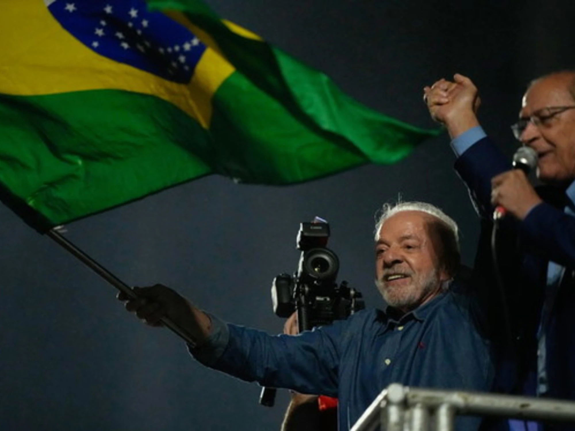 Lula vince, la Borsa sprofonda. Brasile, è subito caos: cosa sta succedendo