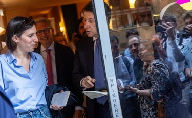 Schlein e Conte, l'8 marzo primo comizio insieme. Dove sarà Renzi: salta tutto?