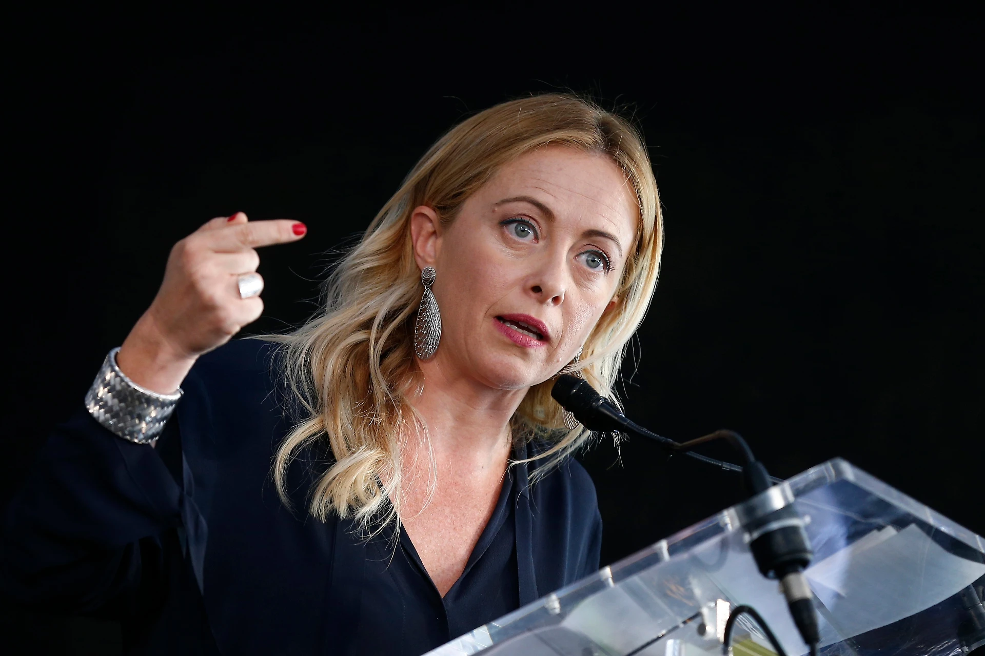 Giorgia Meloni, l'orrore islamico sulla Supercoppa in Arabia Saudita: "Schifo, discriminano le nostre donne"