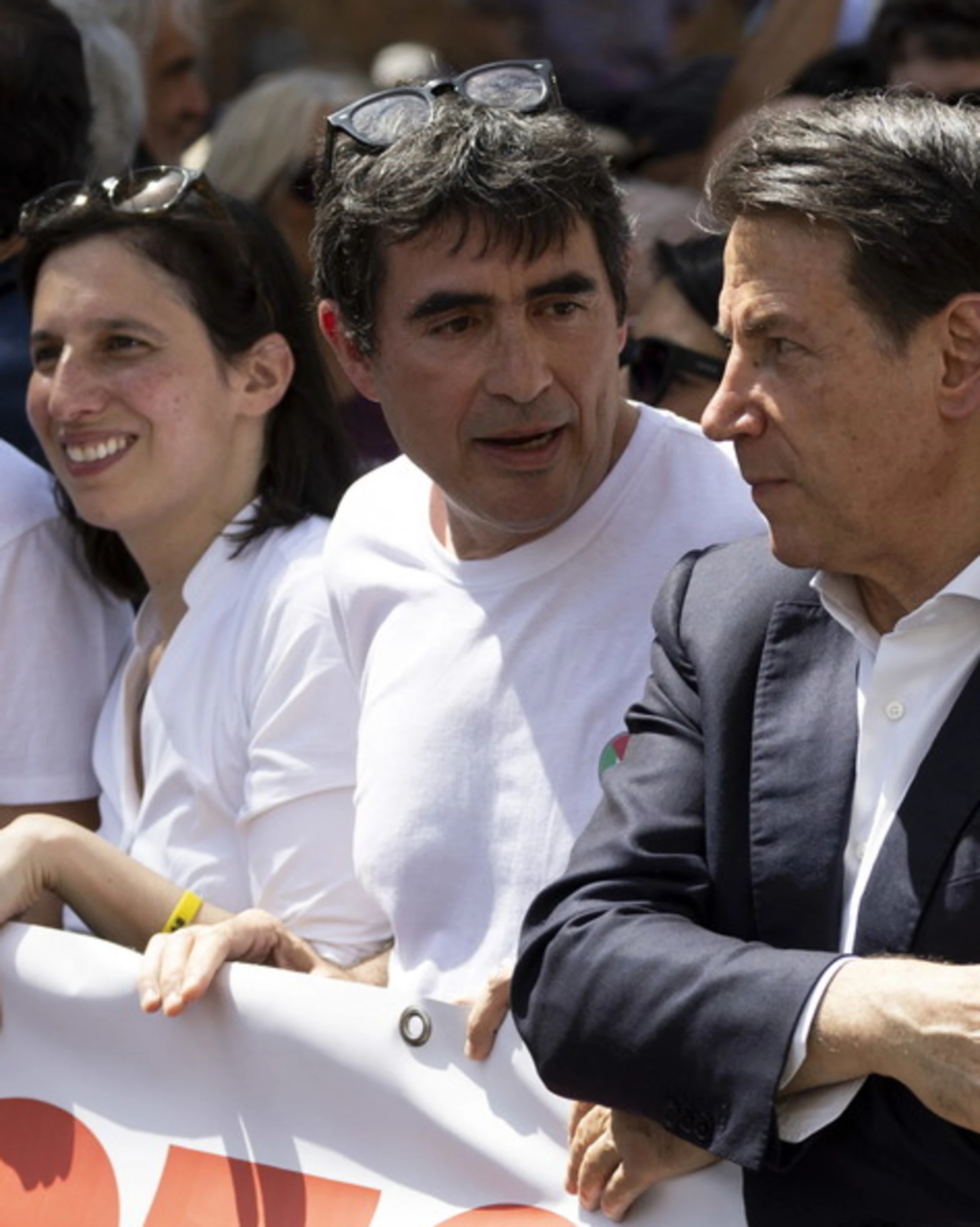 Referendum, i media francesi sfottono la sinistra: "Il fallimento è evidente"