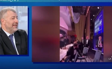 L'aria che tira, Arturo Scotto attacca: "Fossi in Trump mi farei una domanda"