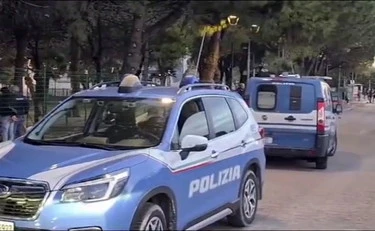 Verona, auto impazzita investe tre persone: un bimbo perde una gamba