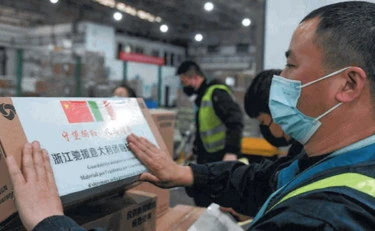 Covid, gli intermediari che aprirono alla Cina