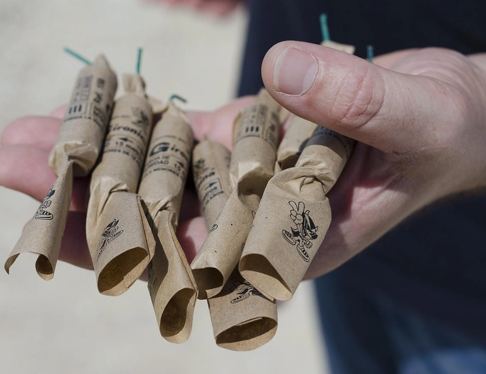 Napoli, perde 3 dita per l'esplosione di un botto? Esce dall'ospedale e si ferisce di nuovo