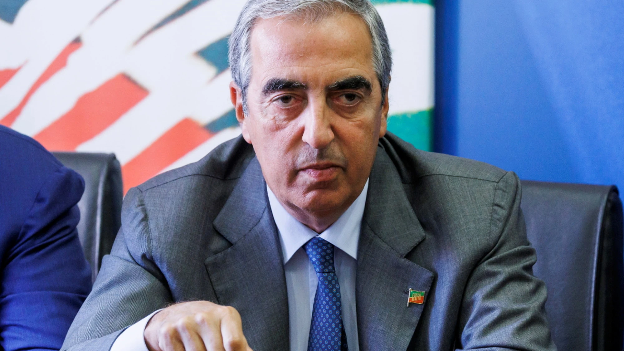 Gasparri: "Le tasse di Amazon per sostenere l'editoria"