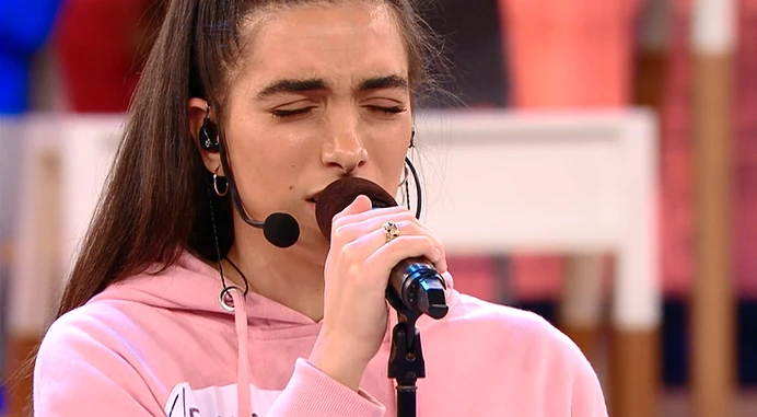 Amici, la cantante Ellynora e quel post su Instagram contro la violenza sulle donne: "Ho vissuto alcune cose"