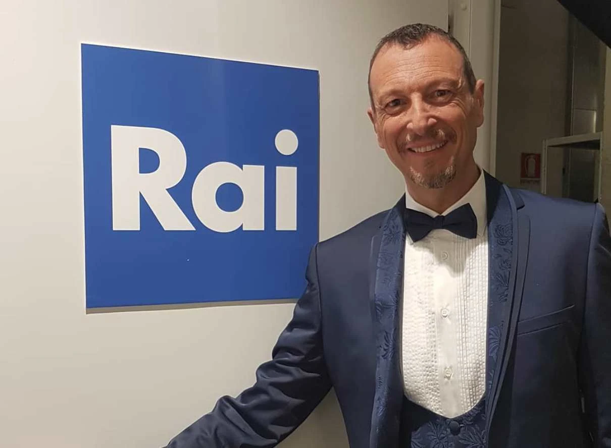 Rai, è ufficiale: Amadeus conduttore e direttore di Sanremo. Chi ha battuto nel rush finale