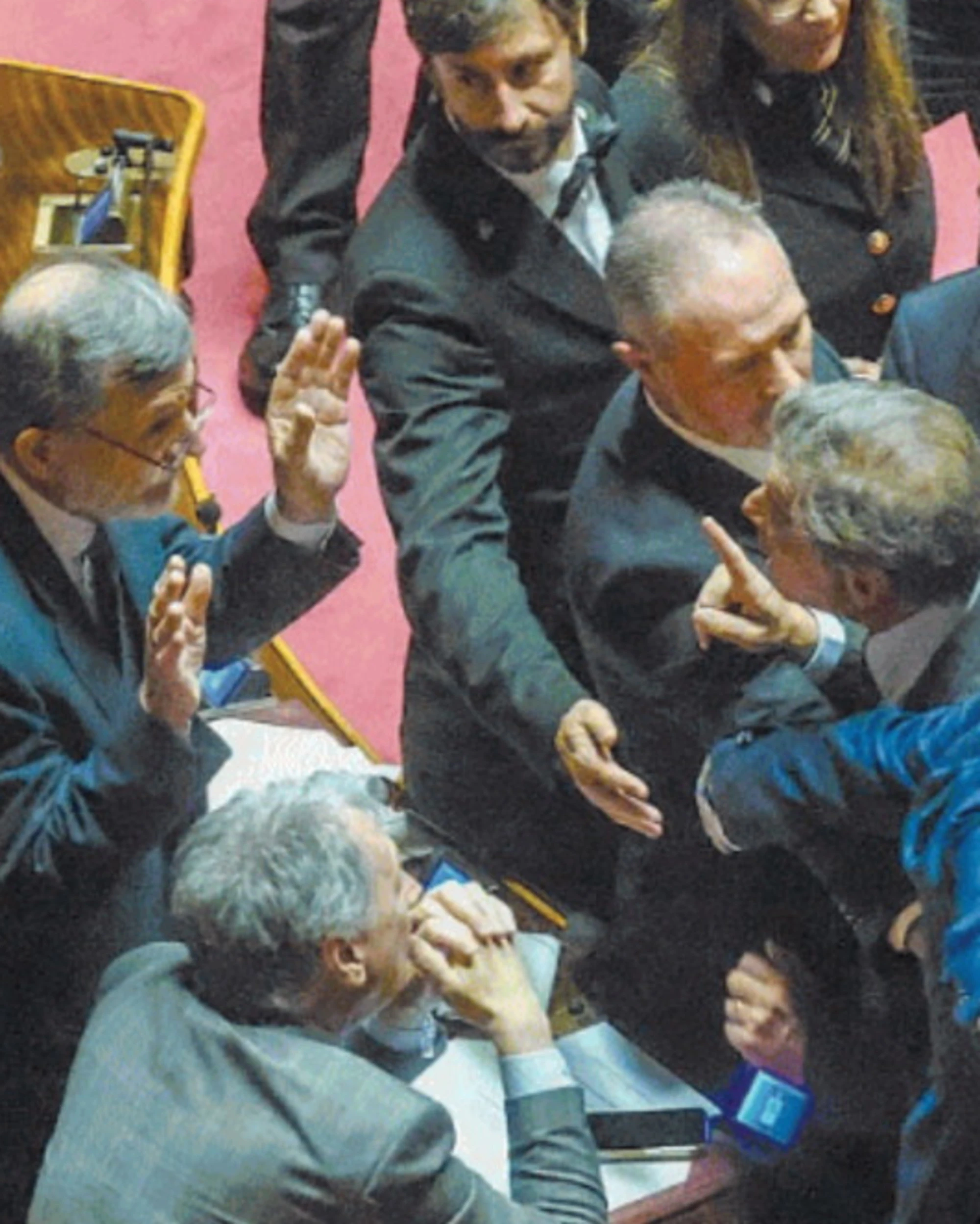 Dl Sicurezza, paglicciata sinistra in Senato tra sit-in e rissa sfiorata