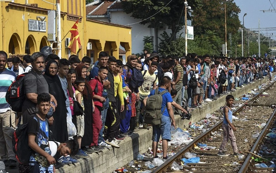 Immigrazione: "Italia chiude la frontiera". Emergenza fuori controllo con la Slovenia