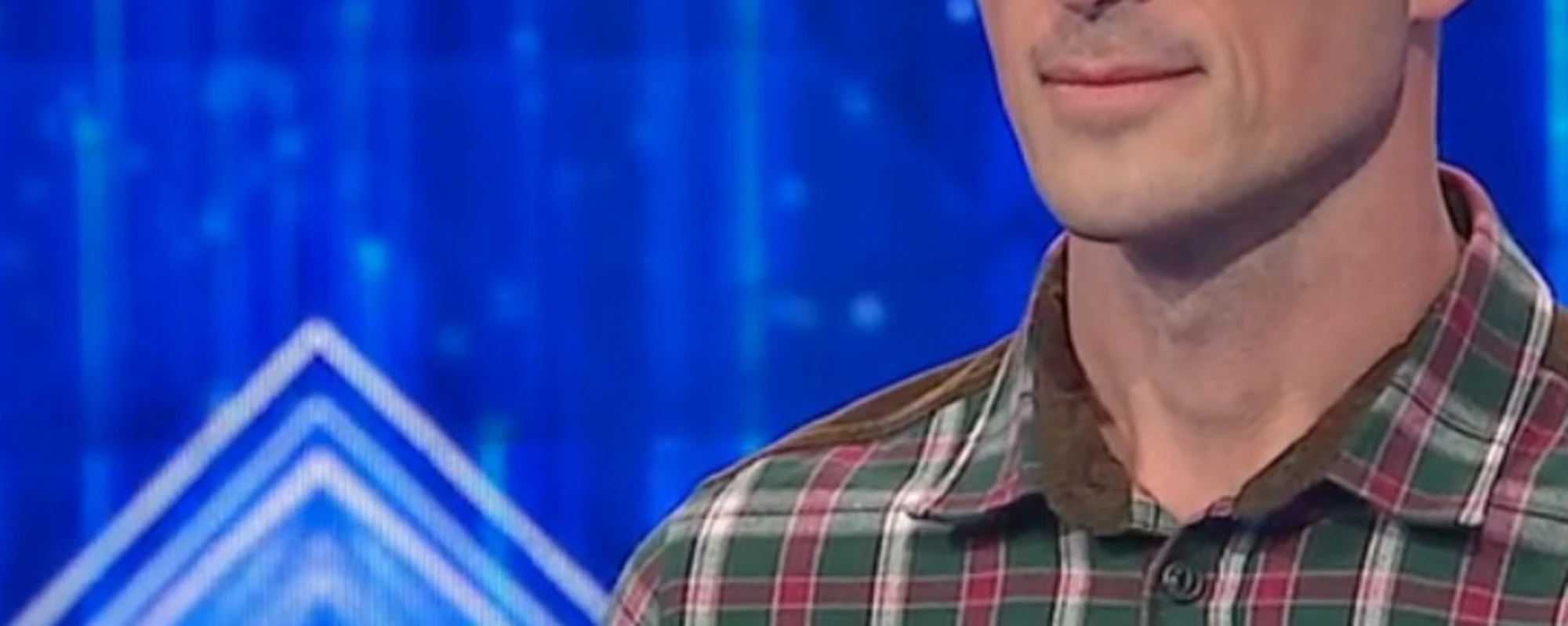 "Oggetti di scena?". Come si presenta Andrea <span>Foto</span>