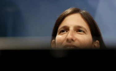 Elly Schlein sempre più imbarazzante: "A chi non risponde al telefono"