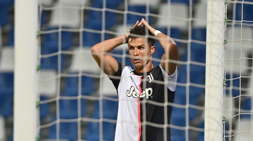 Cristiano Ronaldo offerto al Barcellona, la bomba del giornalista spagnolo: "La Juventus vuole togliersi di torno il suo ingaggio"