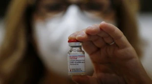 Coronavirus, "no ad AstraZeneca e a Moderna". Un caso limite: le ragioni del rifiuto francese