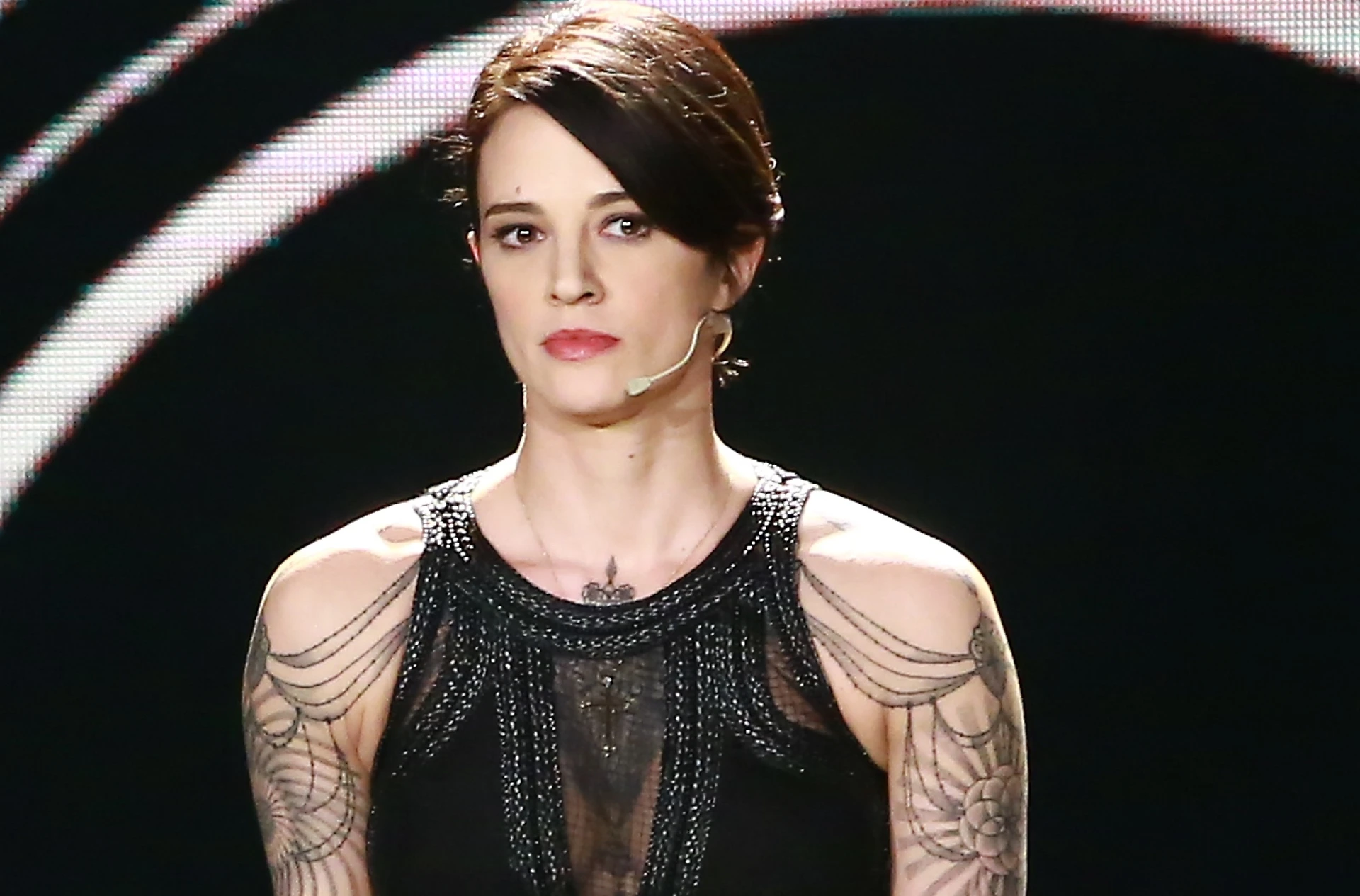 Asia Argento insulta Giorgia Meloni e se la prende con Libero: "Non ho detto lardosa fascista". Ma...
