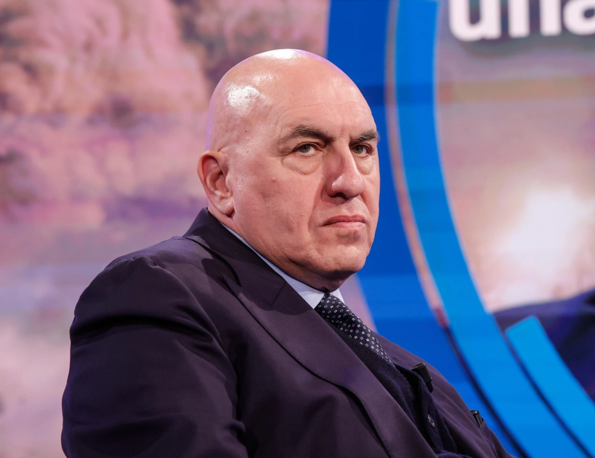 Meloni, Crosetto durissimo contro Silvestri: "Schifezze e falsità. Merita il titolo di onorevole?"