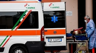 Coronavirus, il bollettino: contagi scendono dopo 6 giorni, ma occhio al crollo dei tamponi