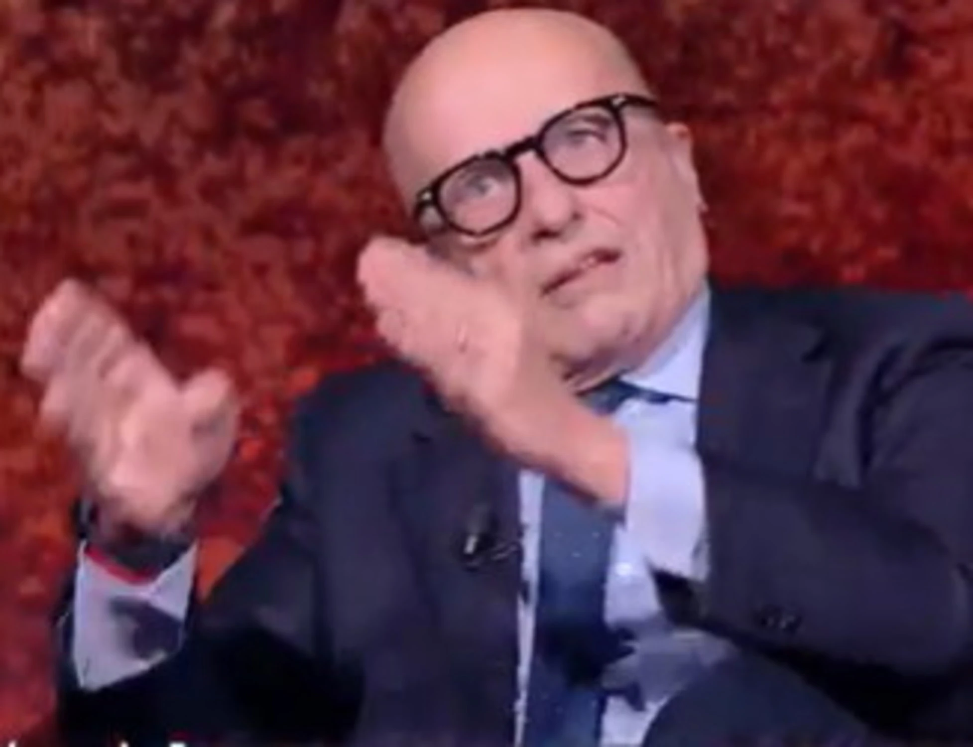 Quarta Repubblica, Sallusti spiana il dem Sasso: "Non gli credete, vi prendono per il c***o"