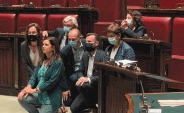 Boldrini e compagni, ora inginocchiatevi per Henry Nowak