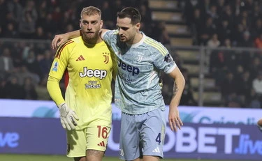 Milan, Juve e Napoli aprono la svendita: fuori tutti in 10 giorni