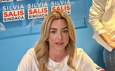 Silvia Salis si è montata la testa: "Incontro con Giorgia Meloni"