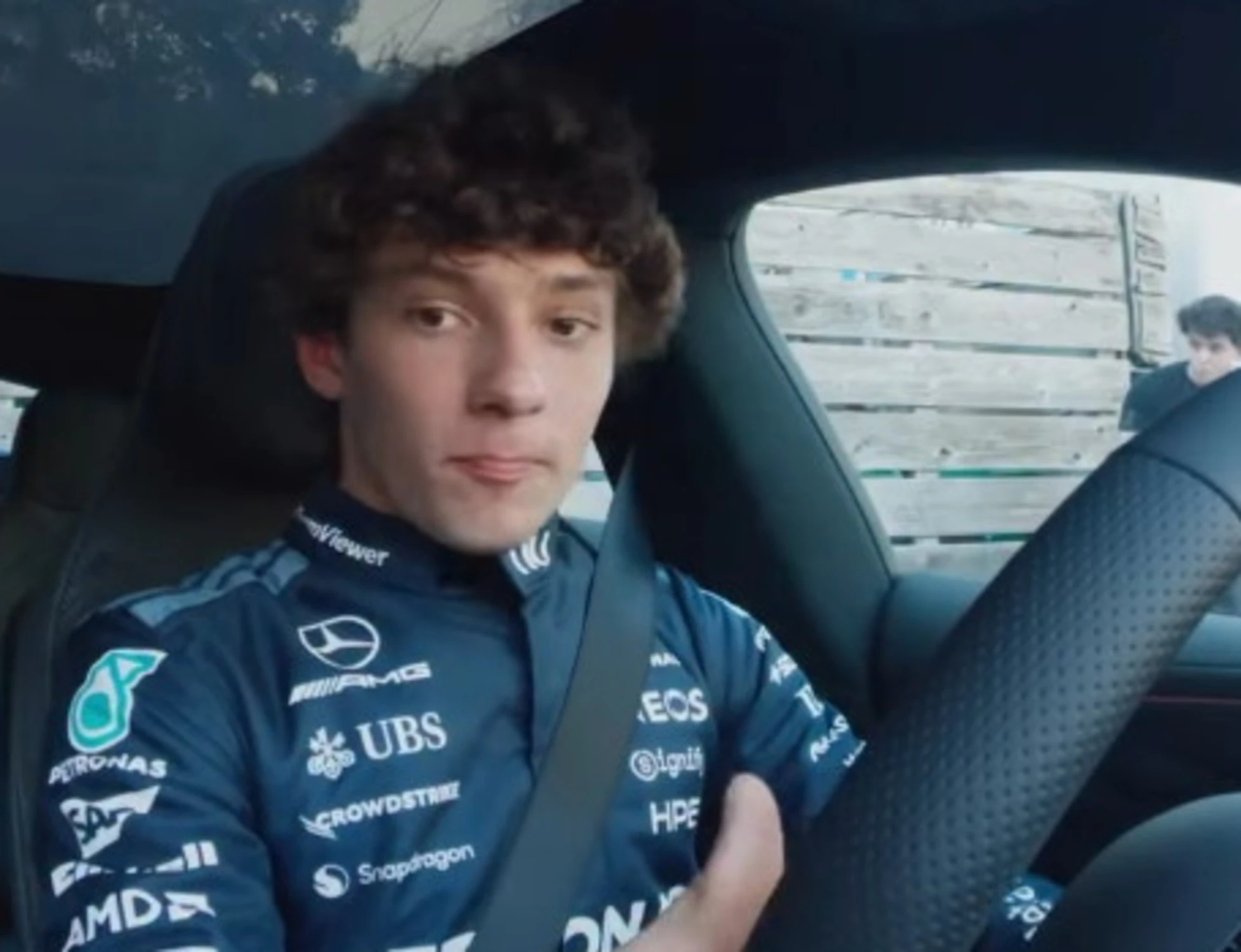 Kimi Antonelli rovina un'auto da 200mila euro: occhio alla retromarcia