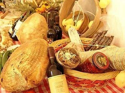 Gli italiani in vacanza cercano e scelgono menù locali a chilometri zero