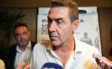 Vannacci, dubbi e sospetti: "Noi in calo? Sondaggi farlocchi"