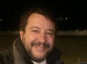 Matteo Salvini, la foto che farà impazzire sardine e sinistra: "Quasi quasi prendo il barchino e parto"