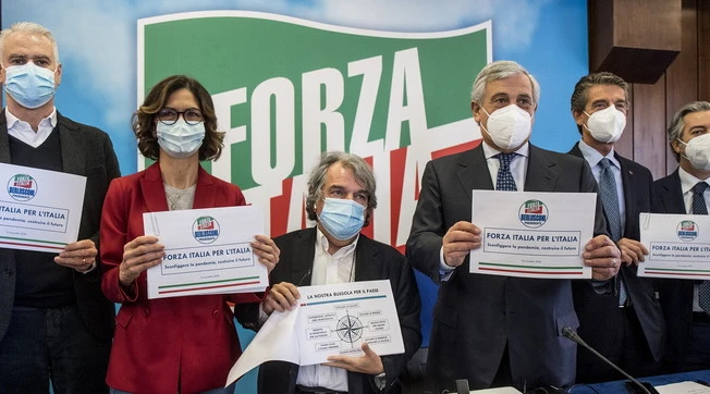 Mes, la retromarcia di Silvio Berlusconi agita Forza Italia: "Chiarimento immediato. Perché, dopo mesi a favore?"
