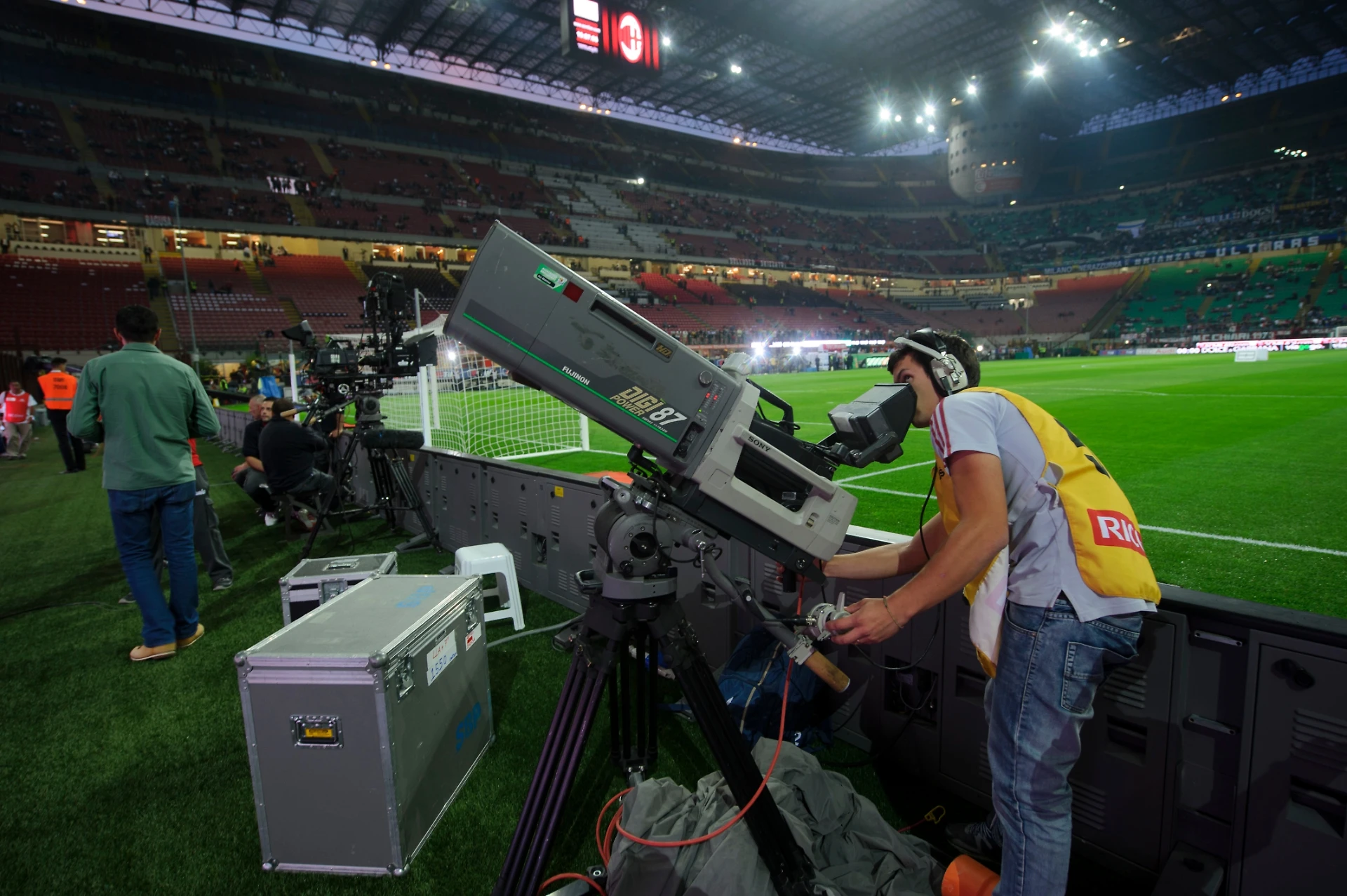 Rivoluzione diritti tv, la pioggia di soldi in serie A: chi guadagnerà di più (e perché)