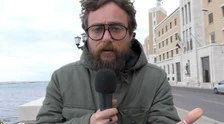 Striscia la Notizia, siluro contro Roberto Gualtieri: "Questa roba come la spiega?", una strana storia di soldi in Rai