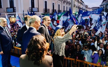 Regionali in Calabria, la foto che spaventa la sinistra