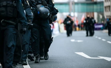 Repubblica ceca, uomo accoltella tre persone per strada: catturato