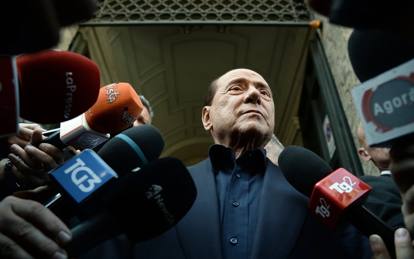 Silvio Berlusconi si riprende Forza Italia? Prima mossa, colpo basso a Toti e Carfagna