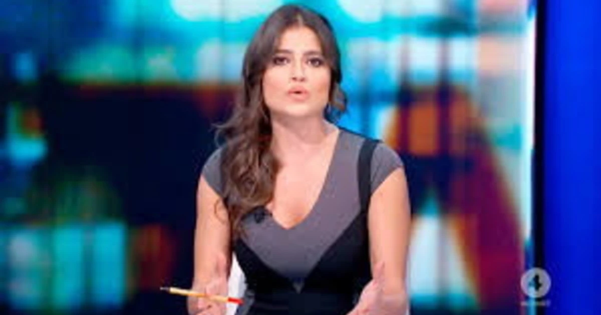 Veronica Gentili, gaffe a Stasera Italia: "Siamo in collegamento con Stefano Bonaccini, governatore della Toscana"