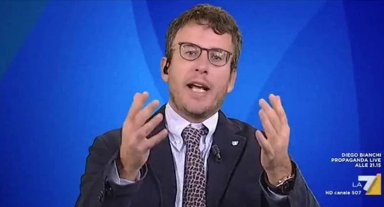 Diego Fusaro, la profezia sul governo: "Ci sarà la crisi aperta da Di Maio e Zingaretti. Poi arriva la troika"