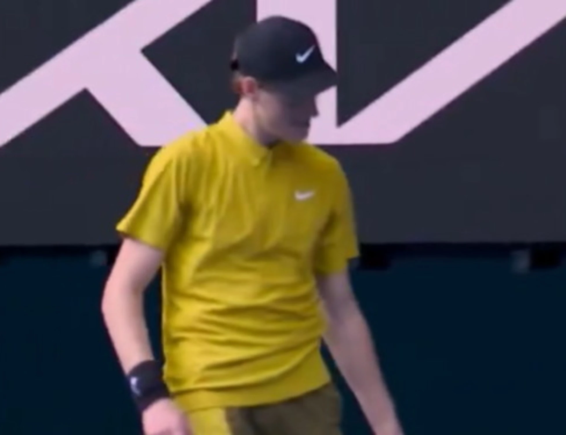 Jannik Sinner, lo spettro del ritiro agli Australian Open: "Possono essere guai"